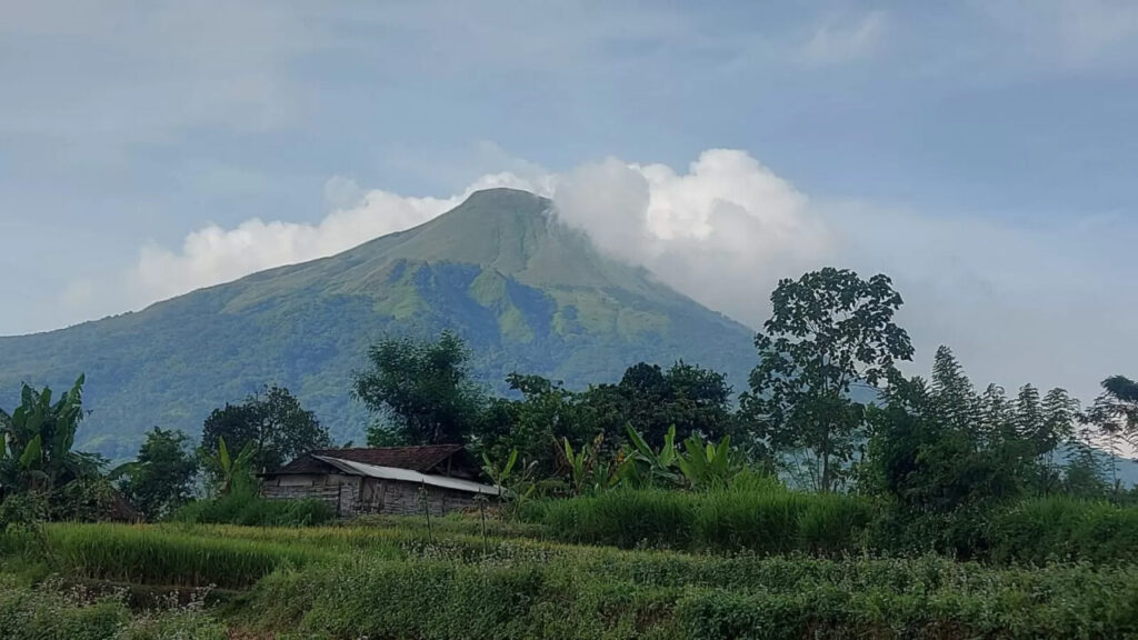 gunung penggungan