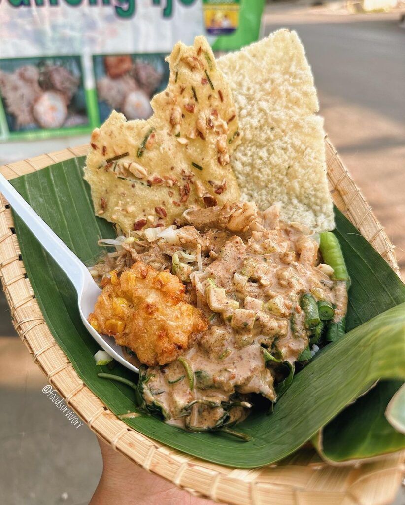 makanan khas jawa timur - pecel