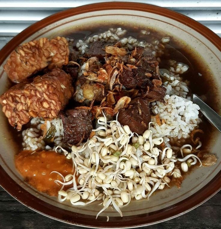 makanan khas jawa timur - rawon