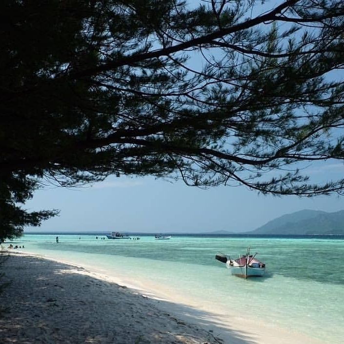 pantai karimun jawa