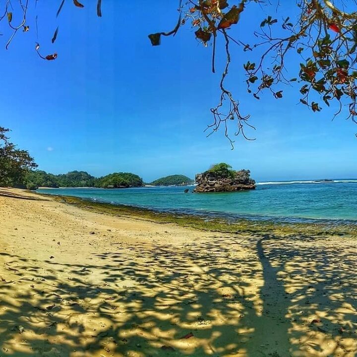 pantai kondang merak