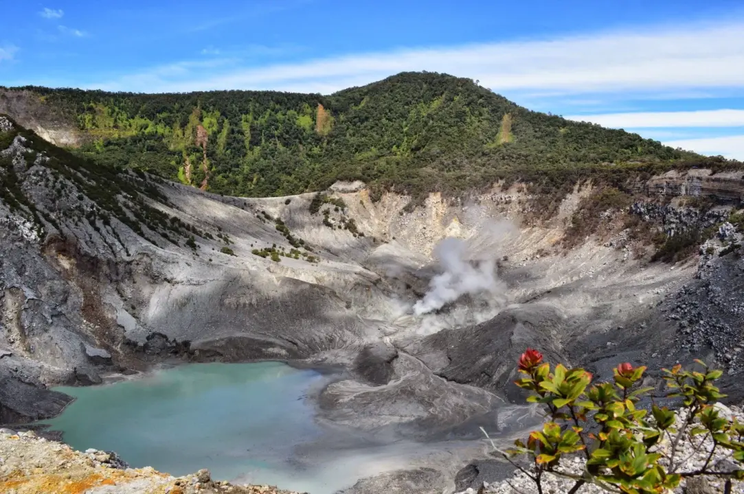 Gunung Tangkuban Perahu