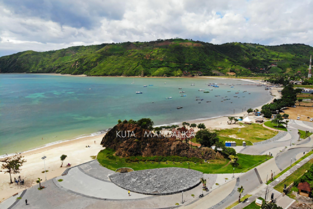 Pantai Kuta Mandalika